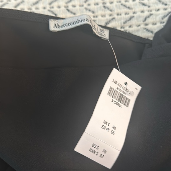 BESTSELLER! Abercrombie & Fitch Black Long-Sleeve Crepe Squareneck Top NWT! - Picture 5 of 5